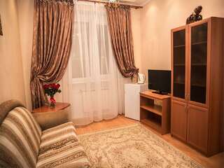 Гостиница VIP House Hotel Самара 2-комнатный номер люкс-3