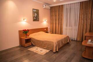 Гостиница VIP House Hotel Самара Номер улучшенный с 1 двуспальной кроватью-5